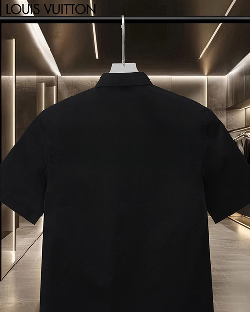 ルイヴィトン LV 胸に刺繍ロゴが入ったクラシックな半袖シャツ