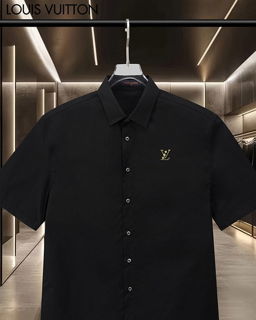 ルイヴィトン LV 胸に刺繍ロゴが入ったクラシックな半袖シャツ