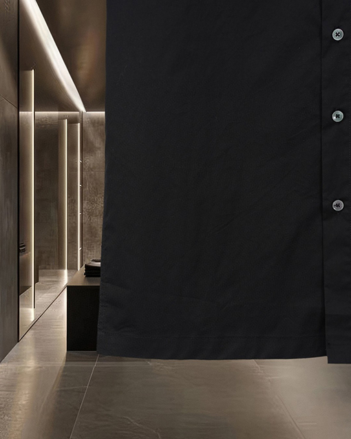 バレンシアガコピー Balenclaga 文字ロゴ刺繍入り半袖シャツ