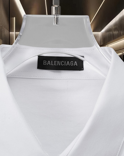 バレンシアガコピー Balenclaga 文字ロゴ刺繍入り半袖シャツ