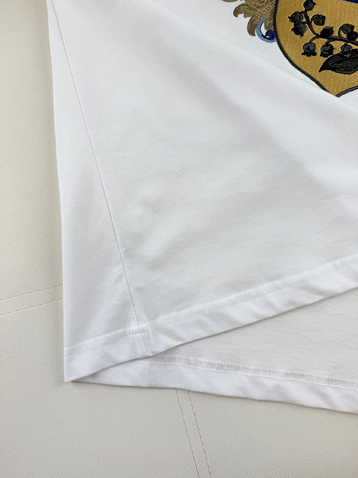 ルイヴィトン 盾型の刺繍り半袖Tシャツ