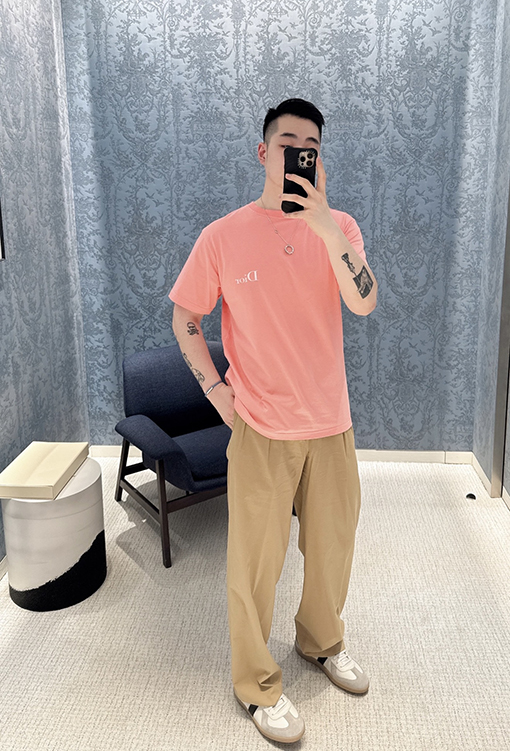 ディオールスーパーコピー Dior 刺繍ロゴ入り半袖Tシャツ