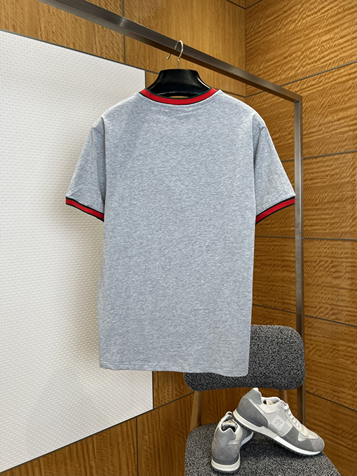 グッチスーパーコピー GUCCI 文字刺繍り赤と緑のリボン付き半袖Tシャツ