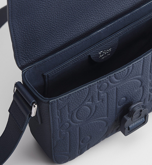 ディオール サドル型のフリップトップ式メッセンジャーバッグ