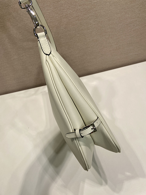 プラダコピー 新しいレディースホーボーバッグ