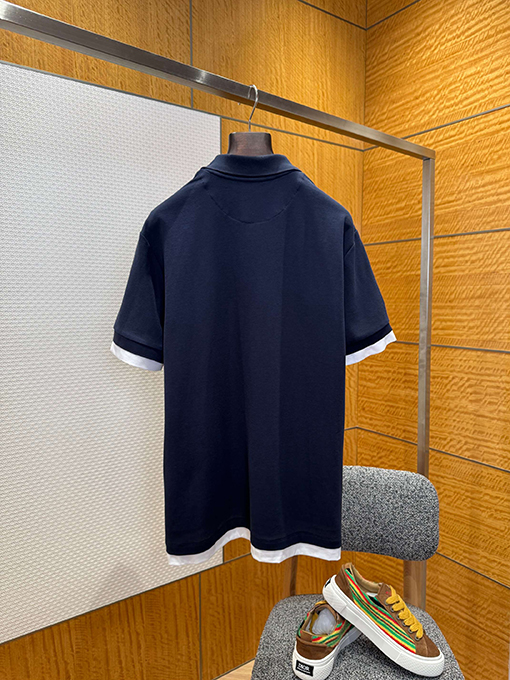 プラダコピー フェイクツーピースの三角形ロゴ入り半袖ポロシャツ