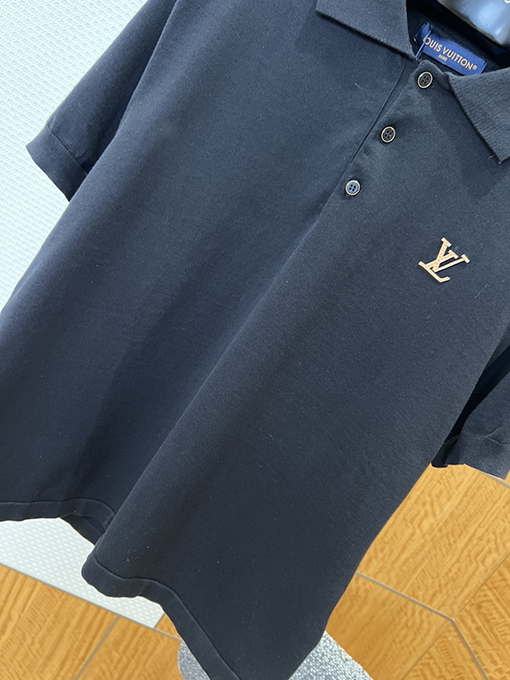 ルイヴィトン LV 文字りレザーラベル付きシンプルな半袖ポロシャツ