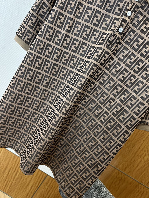 フェンディ ダブルFの総柄プリント入り半袖襟付きポロシャツ