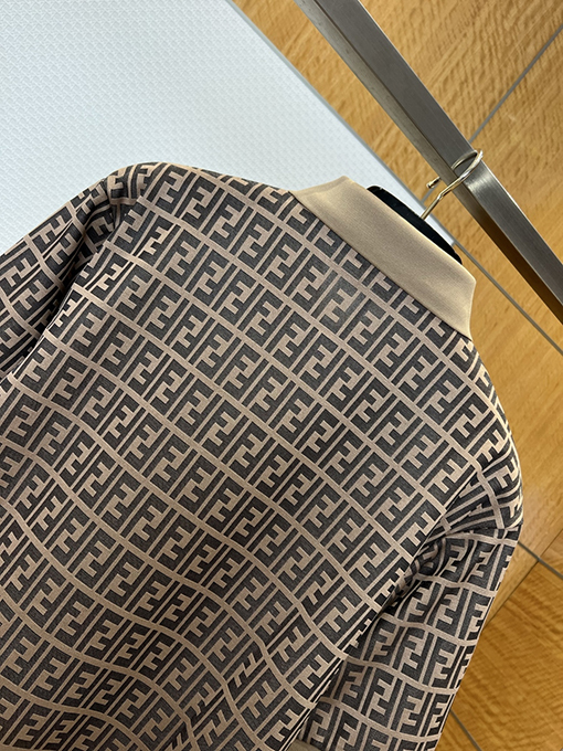 フェンディ ダブルFの総柄プリント入り半袖襟付きポロシャツ