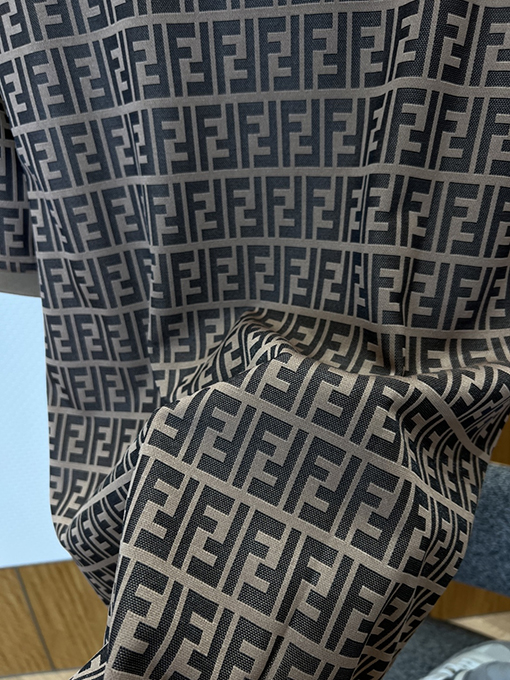 フェンディ ダブルFの総柄プリント入り半袖襟付きポロシャツ