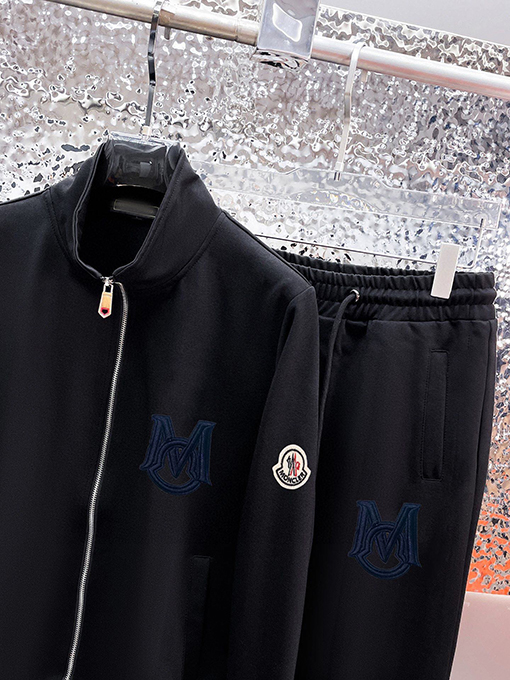 モンクレールブランドスーパーコピー 新品で人気のジップアップスウェットシャツとパンツのセット