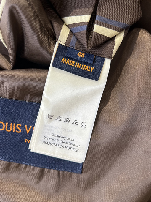 ルイヴィトン メタルロゴ入りストライプ柄ジップアップジャケット