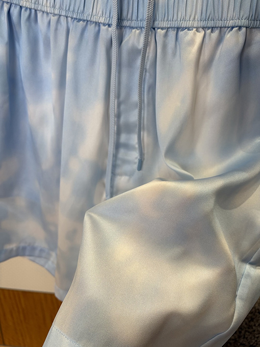 ルイヴィトンブランドコピー 青と白のタイダイ柄ドローストリングカジュアルショーツ