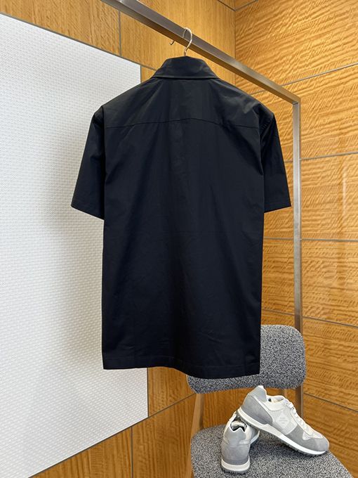 ルイヴィトン 花柄の透かし刺繍入り襟付き半袖シャツ