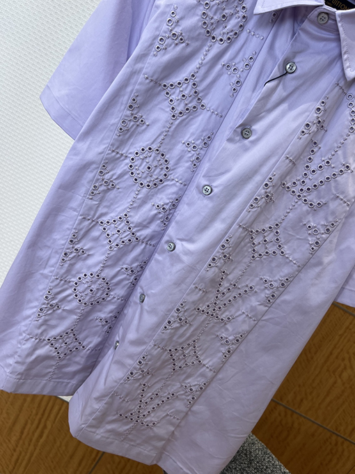 ルイヴィトン 花柄の透かし刺繍入り襟付き半袖シャツ