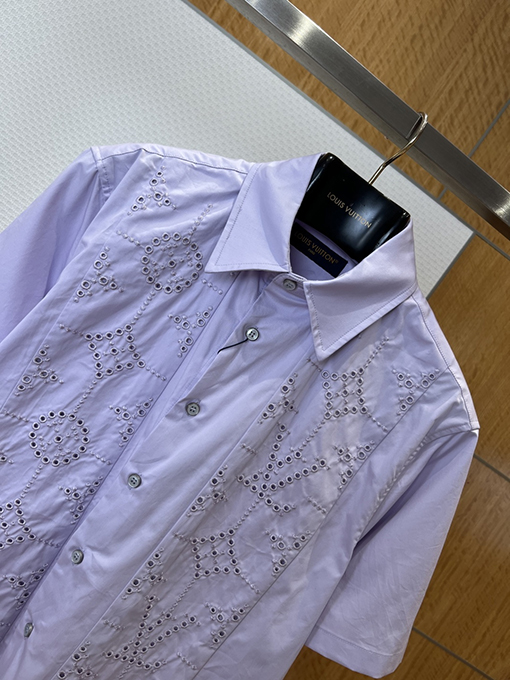 ルイヴィトン 花柄の透かし刺繍入り襟付き半袖シャツ