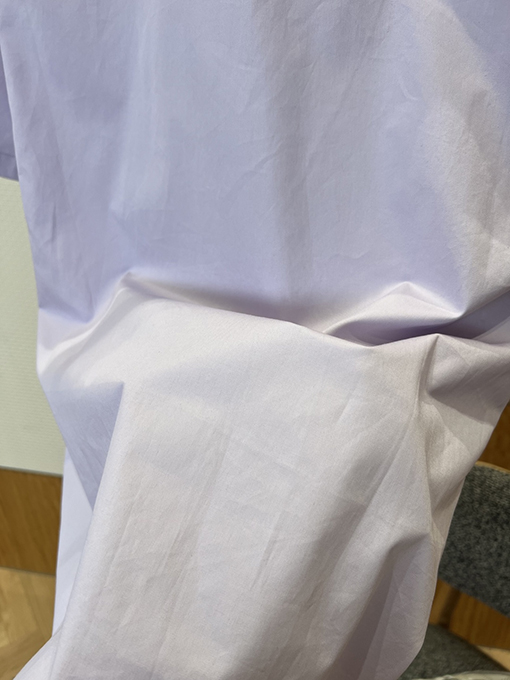 ルイヴィトン 花柄の透かし刺繍入り襟付き半袖シャツ