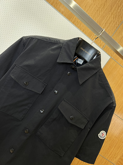 モンクレールブランドスーパーコピー ダブルポケット袖パッチ刺繍入り半袖シャツジャケット