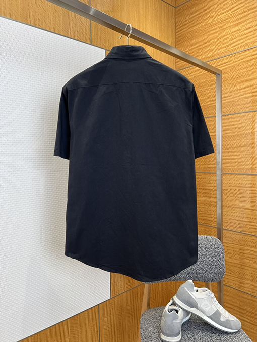 モンクレールブランドスーパーコピー ダブルポケット袖パッチ刺繍入り半袖シャツジャケット