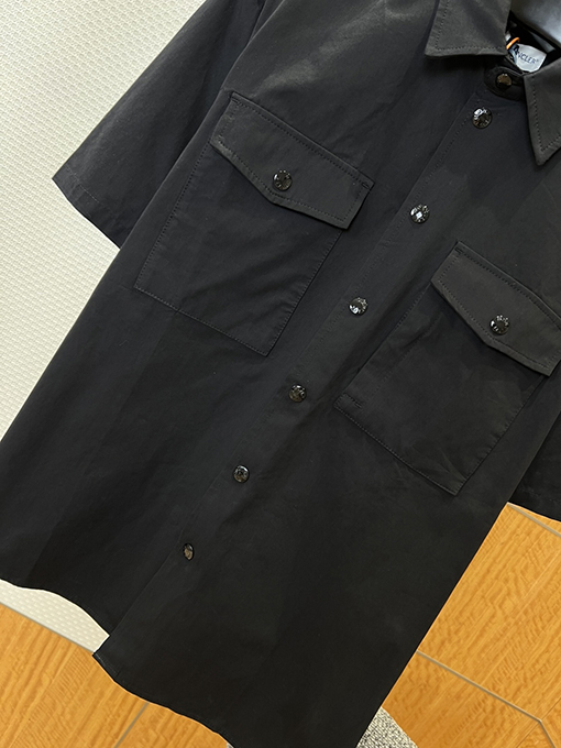 モンクレールブランドスーパーコピー ダブルポケット袖パッチ刺繍入り半袖シャツジャケット