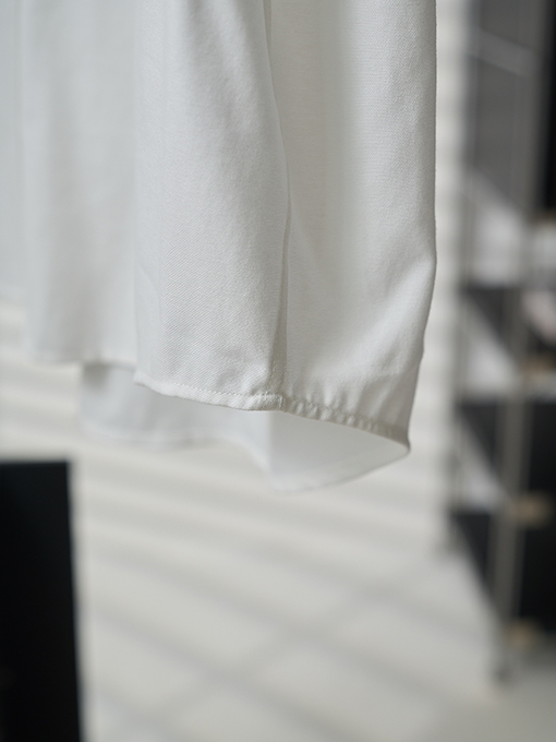 アミコピー ハートの刺繍がったボックスシルエットの半袖シャツ