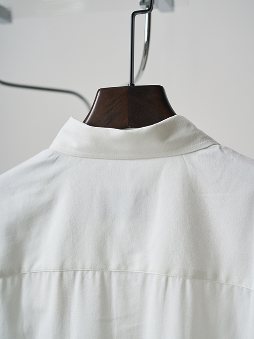 アミコピー ハートの刺繍がったボックスシルエットの半袖シャツ