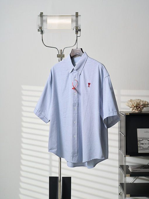 アミコピー ハートの刺繍がったボックスシルエットの半袖シャツ