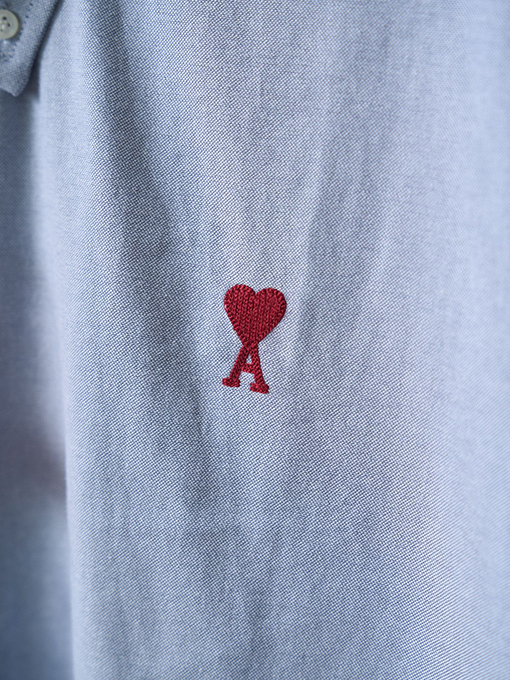 アミコピー ハートの刺繍がったボックスシルエットの半袖シャツ