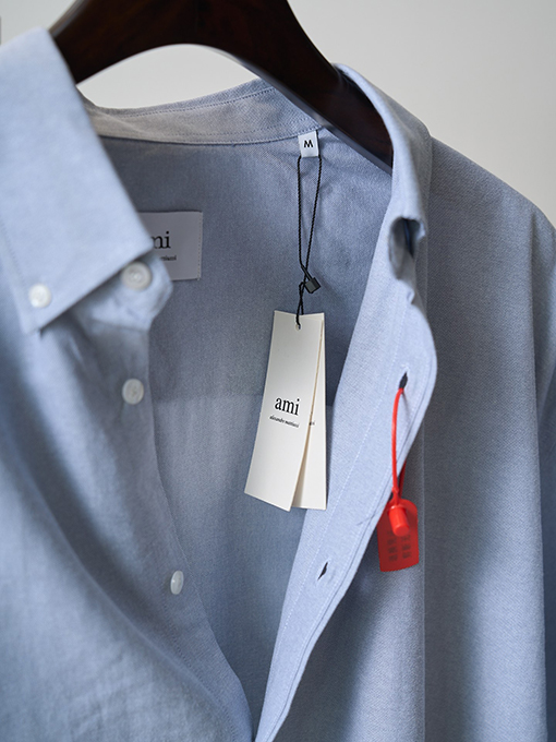 アミコピー ハートの刺繍がったボックスシルエットの半袖シャツ