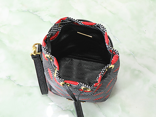 プラダコピー レディースドローストリングクラッチ