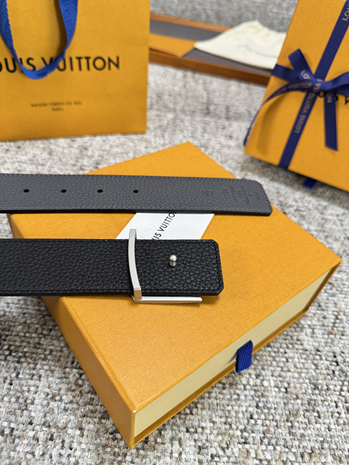 ルイヴィトンスーパーコピー 両面ライチ柄シリーズベルト