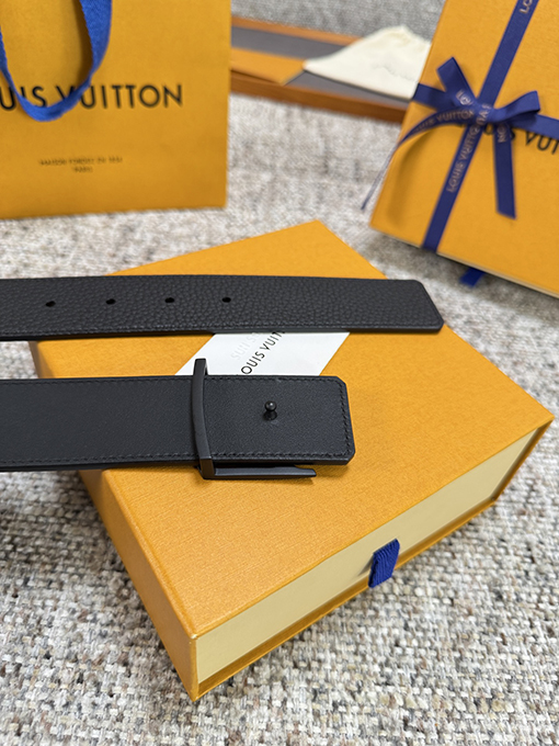 ルイヴィトンスーパーコピー 両面ライチ柄シリーズベルト
