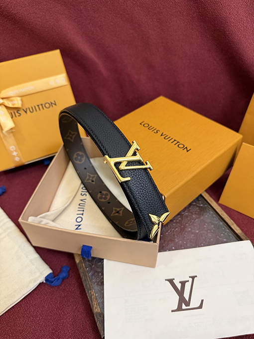 ルイヴィトンブランドコピー Monogram クラシックな花柄の両面レザーベルト