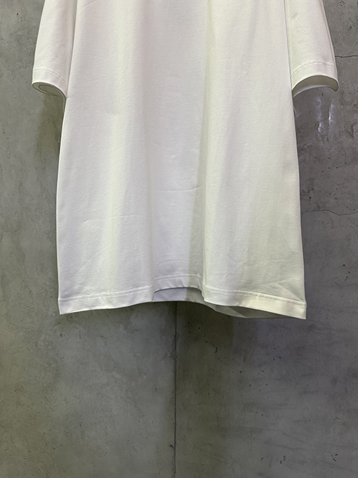 クロムハーツブランドスーパーコピー 前面と背面に十クロス歯ブラシの刺繍がされた半袖Tシャツ