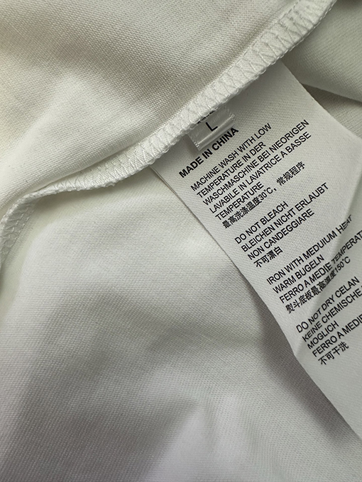 クロムハーツブランドスーパーコピー 前面と背面に十クロス歯ブラシの刺繍がされた半袖Tシャツ