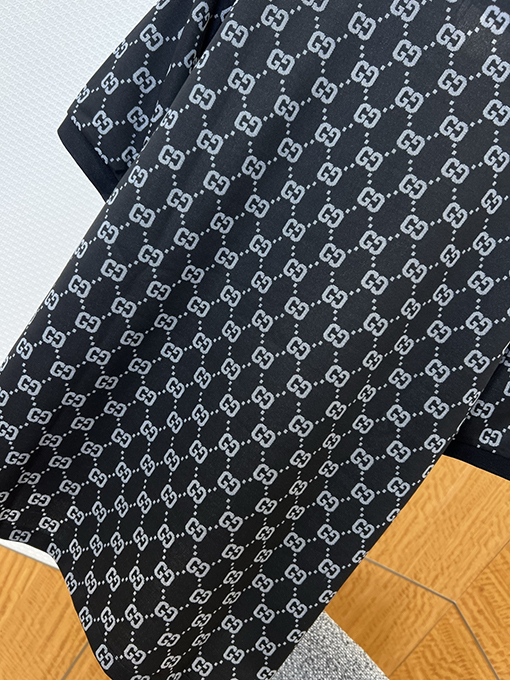 グッチスーパーコピー ダブルGの総柄プリント半袖ポロシャツ