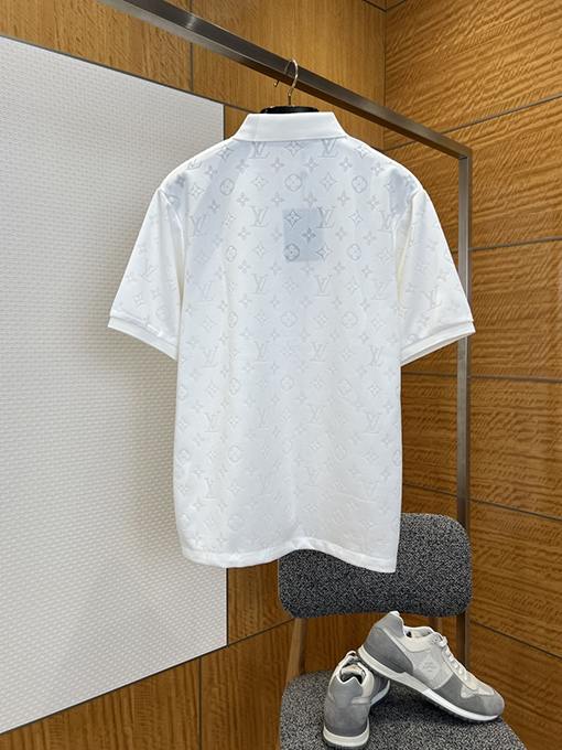 ルイヴィトン クラシックなモノグラムプリントの半袖ポロシャツ
