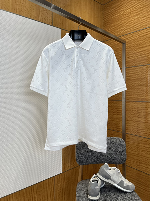 ルイヴィトン クラシックなモノグラムプリントの半袖ポロシャツ