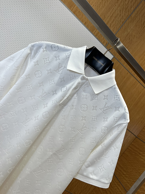 ルイヴィトン クラシックなモノグラムプリントの半袖ポロシャツ
