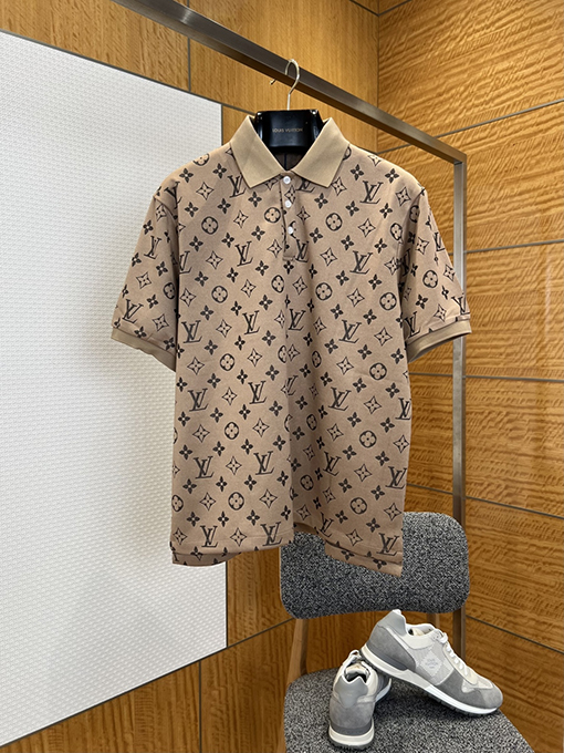 ルイヴィトン クラシックなモノグラムプリントの半袖ポロシャツ