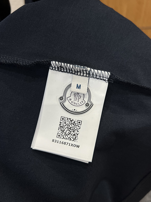 モンクレールコピー アームバンド付きデニムポケット付き半袖Tシャツ