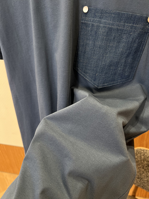 モンクレールコピー アームバンド付きデニムポケット付き半袖Tシャツ