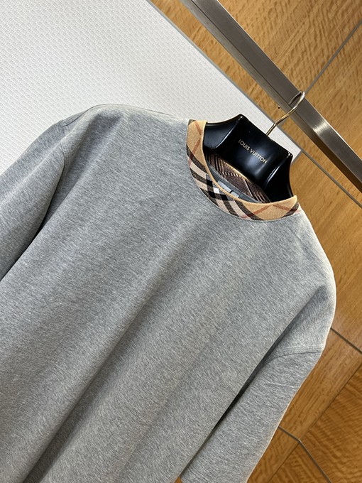 バーバリー チェック柄の襟カラーブロックデザインのクルーネック半袖Tシャツ