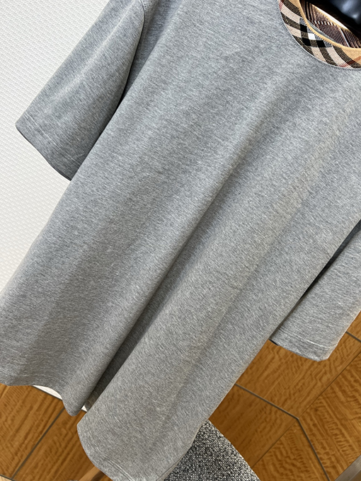 バーバリー チェック柄の襟カラーブロックデザインのクルーネック半袖Tシャツ