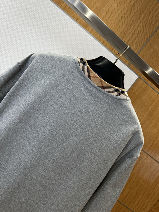 バーバリー チェック柄の襟カラーブロックデザインのクルーネック半袖Tシャツ