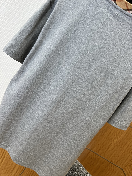 バーバリー チェック柄の襟カラーブロックデザインのクルーネック半袖Tシャツ