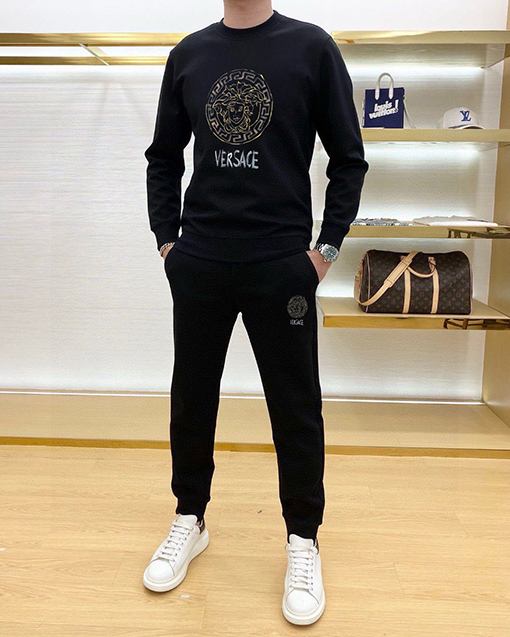 ヴェルサーチスーパーコピー VERSACE 最新のトレンドクルーネックのスウェットシャツとパンツのセット