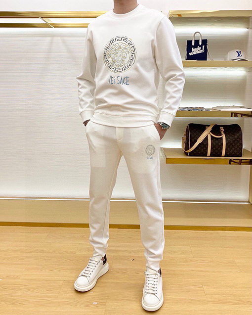ヴェルサーチスーパーコピー VERSACE 最新のトレンドクルーネックのスウェットシャツとパンツのセット