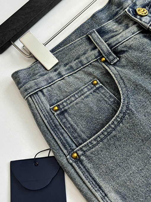 ルイヴィトンスーパーコピー LV 新作クラシックカーゴデニムショーツ