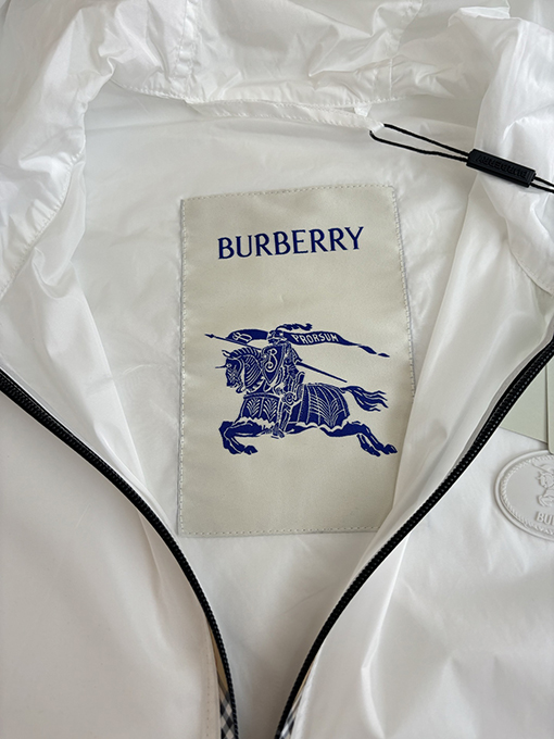 バーバリー チェック柄トリムのナイロンフード付き日焼け防止ジャケット